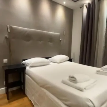 Appartamento Luxury Flat Champs-élysées Monceau Parigi